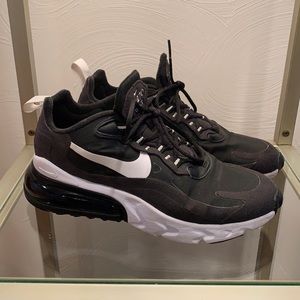 Nike Air 270 react sz 6.5
